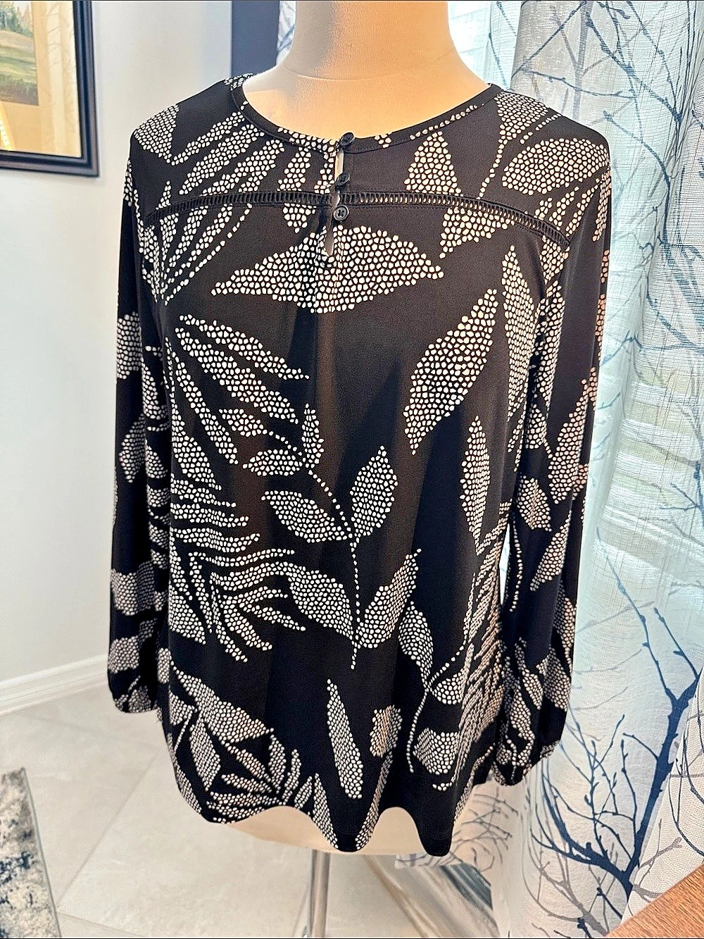 Chico's Floral Long Sleeve Blouse in Black & White Size 2